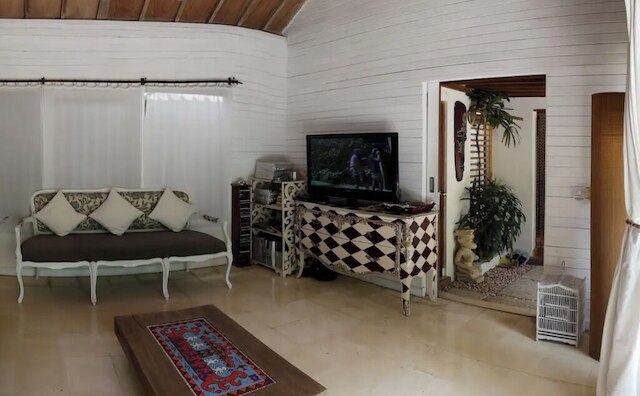 ヴィラ フローラ スミニャック