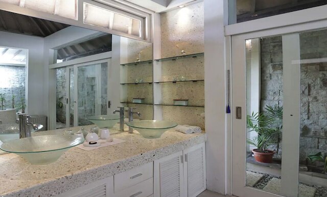 ヴィラ フローラ スミニャック