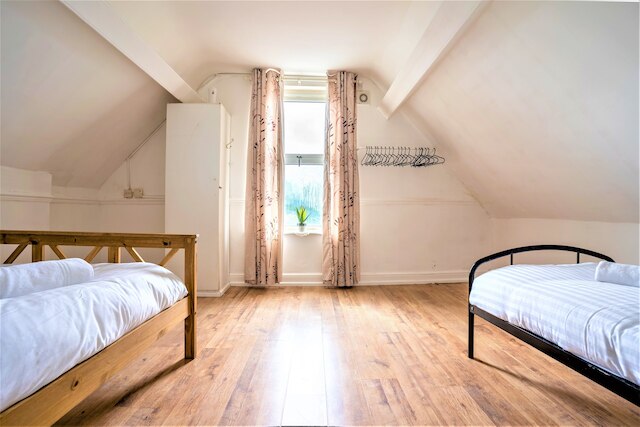 トラベラーズ ステイズ イン ザ ハート オブ オレル パーク