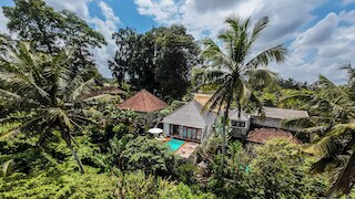 ハンギング ガーデンズ ヴィラ バイ EVDEkimi - エレガント 3ベッドルーム ジャングル オアシス ウィズ ハンモック