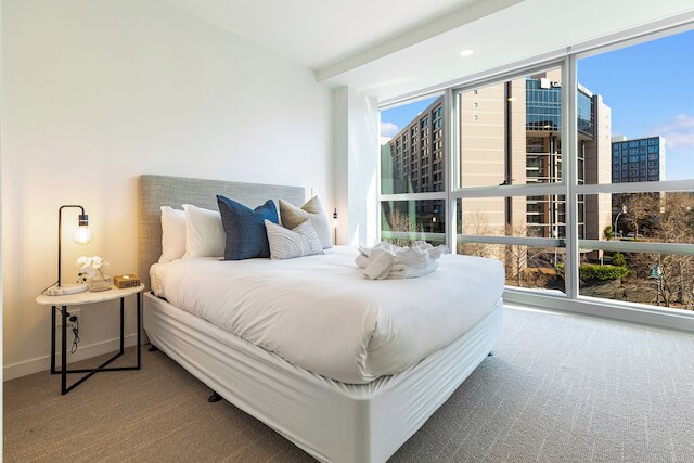 シック セントラル アパートメント ウィズ ジム and プール by ゾディアック ステイズ