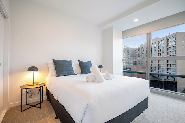 モダン ブライト セントラル アパートメント by ゾディアック ステイズ