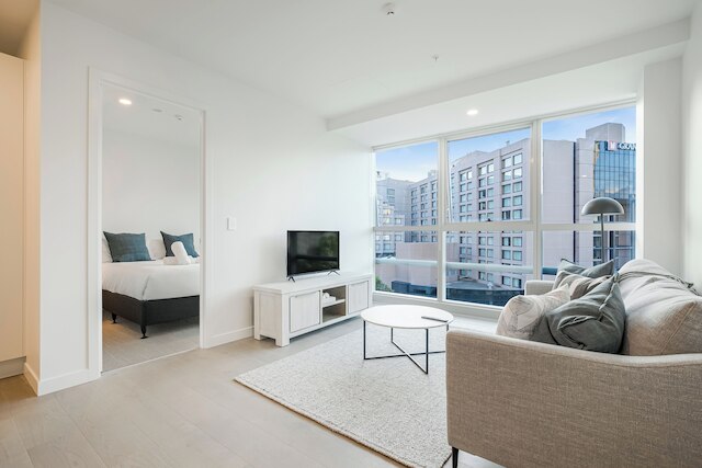 モダン ブライト セントラル アパートメント by ゾディアック ステイズ