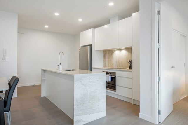 モダン ブライト セントラル アパートメント by ゾディアック ステイズ