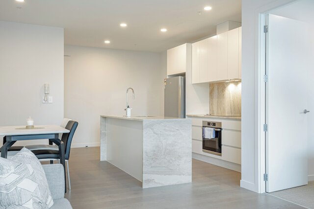 モダン ブライト セントラル アパートメント by ゾディアック ステイズ