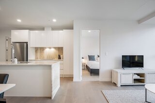 モダン ブライト セントラル アパートメント by ゾディアック ステイズ