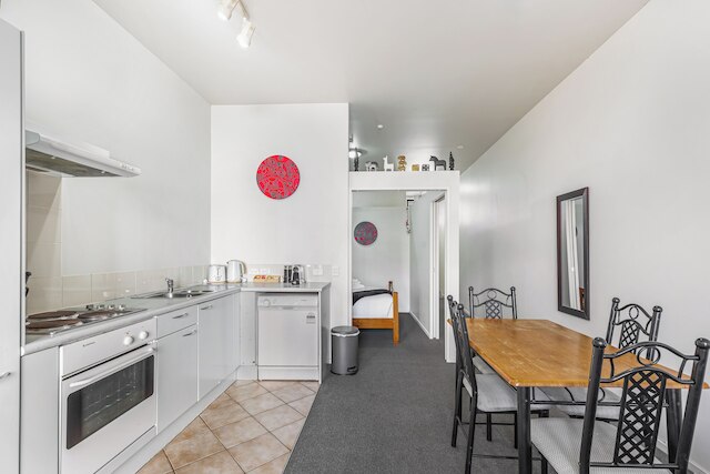 1ベッドルーム グレイ リン ヘイブン + パーキング、バルコニー ゾディアック ステイズ