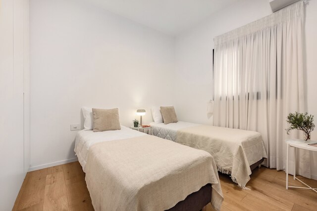 サニー シック イン TLV センター バイ シー アンド レント