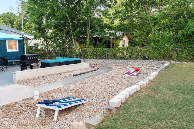 アップステイ - バンガロー ウィズ ゲーム ゴルフ ファイヤー アンド パティオ