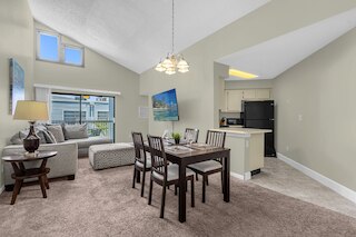 アップステイ - ファミリー コンド アット ベンチュラ ゴルフ カントリー クラブ