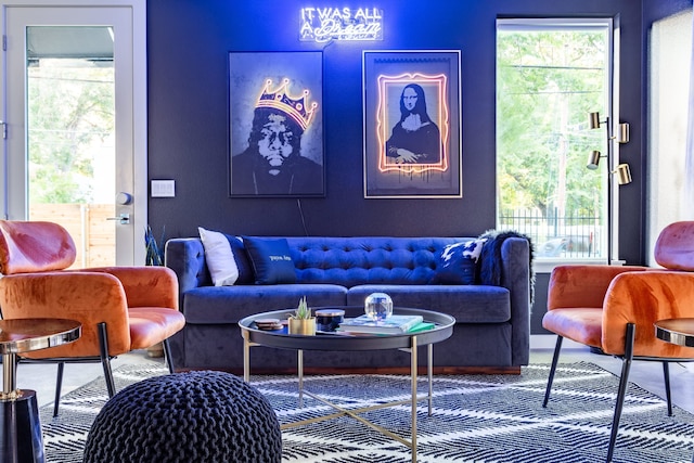 ディスコ デン ウィズ ホットタブ 6 ミン ウォーク トゥ レイニー ストリート