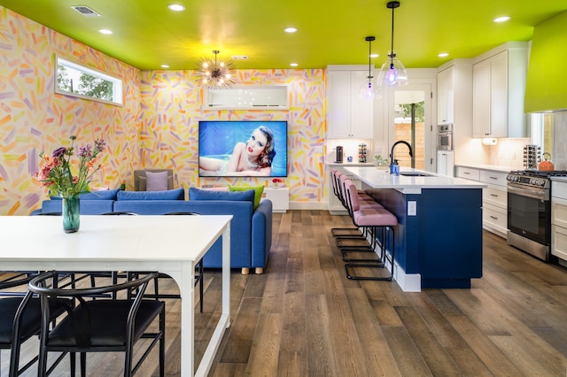 イーストサイド ホーム ウィズ キラー ヤード - ゴルフ プール ファイアピット