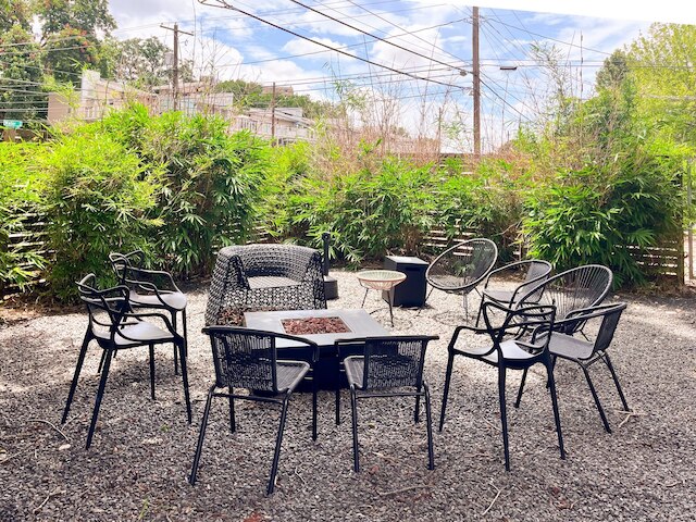 ATX アイコン マンション レイニー ストリート 6 ミン ウォーク