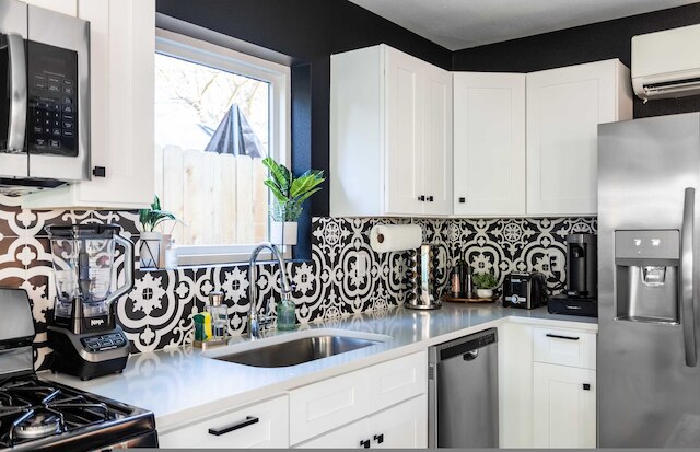 スタニング 3rd ストリート エスケープ 6th ストリート 4 ミン ウォーク