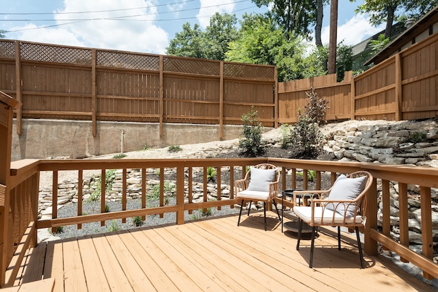 アップステイ - マルチプル パティオ デッキス フェンスドイン ヤード BBQ