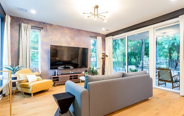 5 000 SQ FT プライベート 10 ベッドルーム コンパウンド DT 6 ミン ドライブ