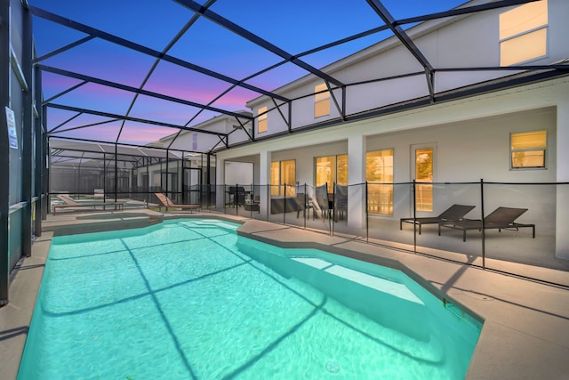 アップステイ - ラージ ホーム ウィズ プール ホットタブ BBQ - スリープス 27