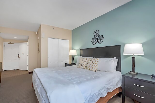 キング ベッドルーム スイート ウィズ アウトドア プール ホットタブ アーケード