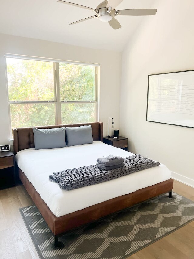 アップステイ - イーストサイドホーム ウィズ パティオ BBQ - ミンズ トゥ ダウンタウン