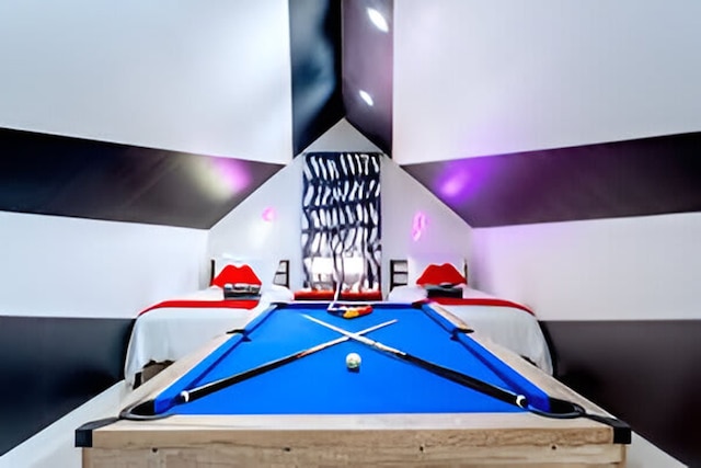 クイーンズ ギャンビット - 7 ミン ウーバー トゥ ダウンタウン ATX