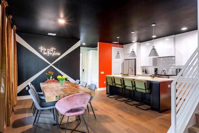 クイーンズ ギャンビット - 7 ミン ウーバー トゥ ダウンタウン ATX