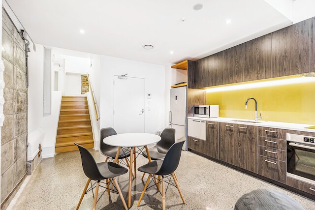 コンテンポラリー 1 ベッドルーム クイーン ストリート リトリート by Zodiak Stays