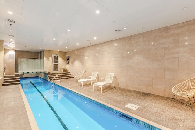 セントラル スタジオ + プライベート バルコニー by Zodiak Stays