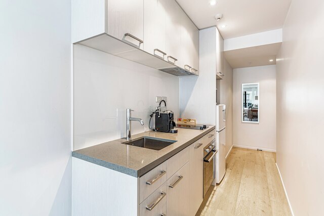 セントラル スタジオ + プライベート バルコニー by Zodiak Stays