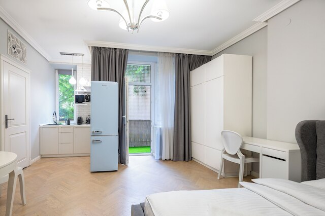 レントプラネット - スタジオ クラシンスキエゴ