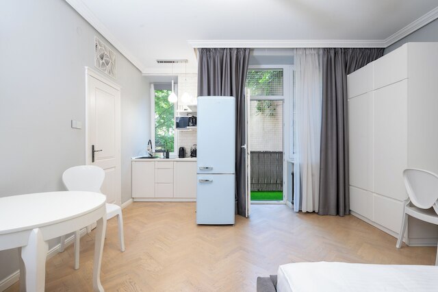 レントプラネット - スタジオ クラシンスキエゴ