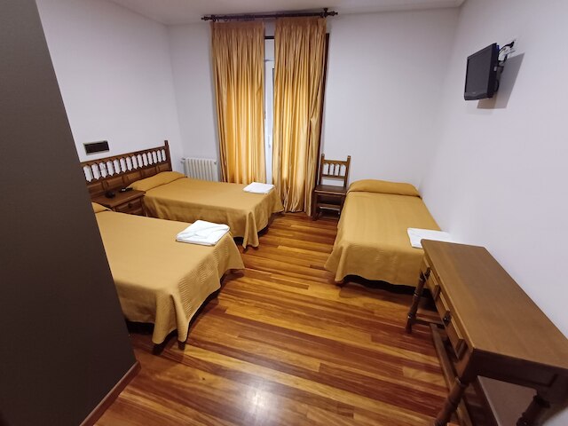 ホテル アンスイーニャ