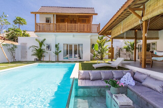 ヴィラ オパリン バイ アルフレッド イン バリ - エクスクイジット アーキテクチュラル ヴィラ ウィズ アウトドア プール スミニャック