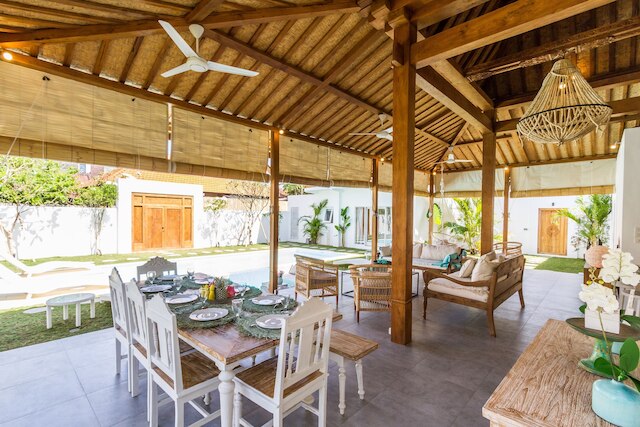 ヴィラ オパリン バイ アルフレッド イン バリ - エクスクイジット アーキテクチュラル ヴィラ ウィズ アウトドア プール スミニャック