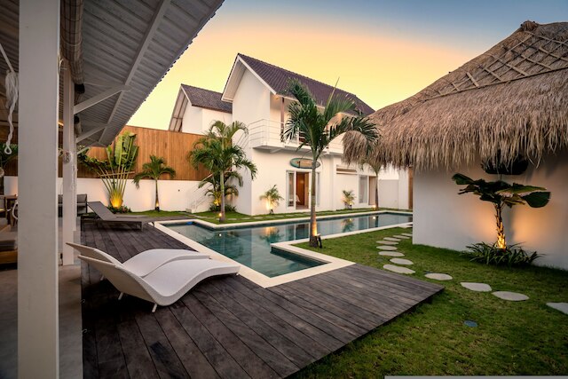 ヴィラ マケナ バイ アルフレッド イン バリ - スタニング トロピカル 6BD ヴィラ ニア ザ ビーチ