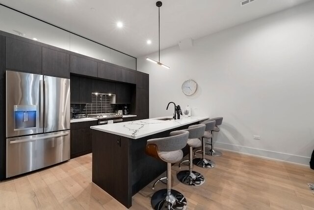 シック 2BR 2BA コンド ウィズ バルコニー - リバーノース シカゴ