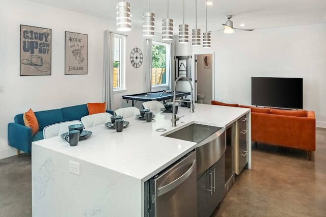 アップステイ - イーストサイド ホーム ウィズ ラージ パティオ - ルーフトップ デッキ