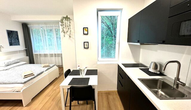 ヒルサイド スタジオ