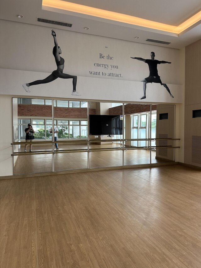 タギッグ グランドスイート - コージー モダン アパートメント