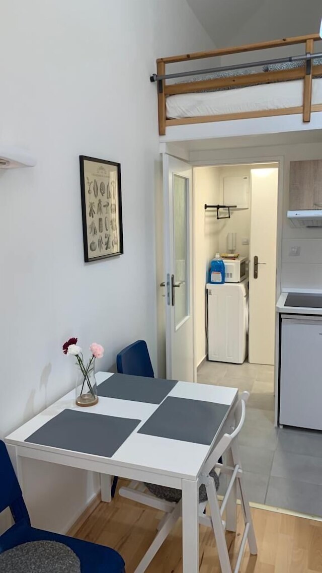 サイド ストリート アパートメンツ