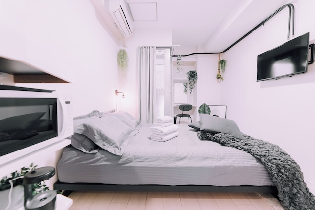 Minimalist Loft 202