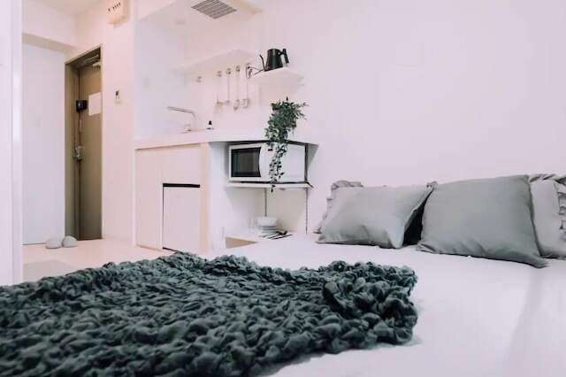 Minimalist Loft 902