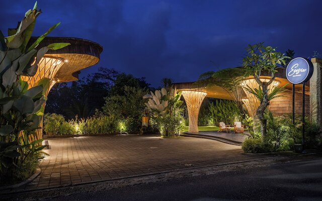 エコ シックス バリ