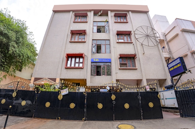 ファブホテル ホーム ツリー サービス アパートメント ティー ナガル