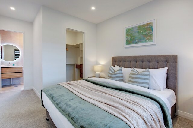 セントラル オアシス タウンハウス ウィズ パーキング