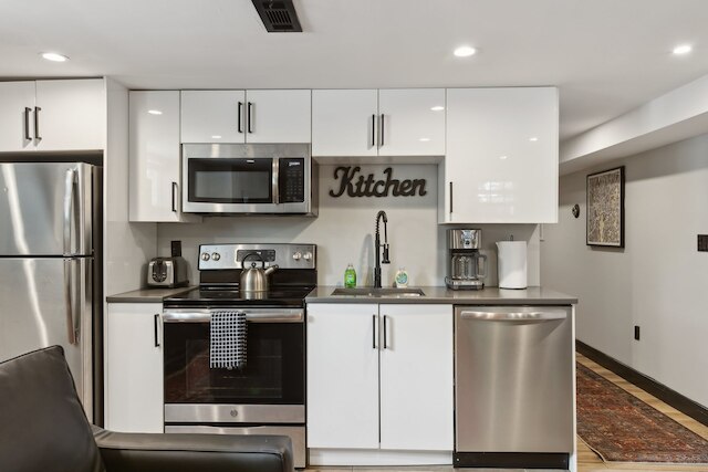 チャーミング 2ベッドルーム タウンハウス コンド イン ハート オブ DC