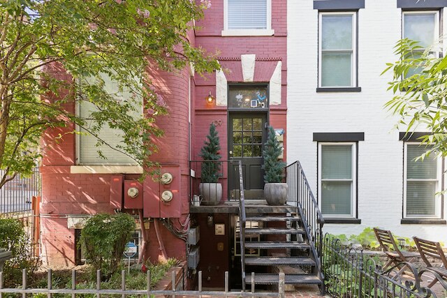 チャーミング 2ベッドルーム タウンハウス コンド イン ハート オブ DC