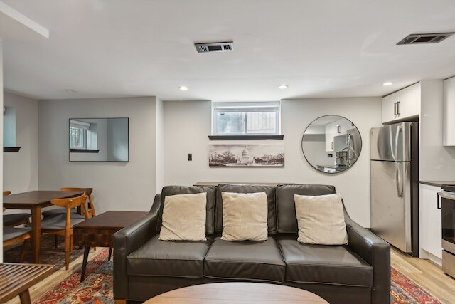 チャーミング 2ベッドルーム タウンハウス コンド イン ハート オブ DC