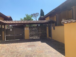 LA CASA DI LAURA B&B = ラ カーサ ディ ラウラ ベッド アンド ブレックファスト