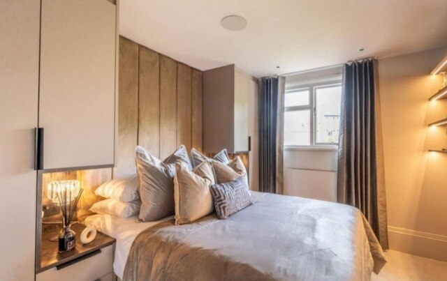 コージー ロンドン アパートメント ウィズ グレート シティ ビューズ