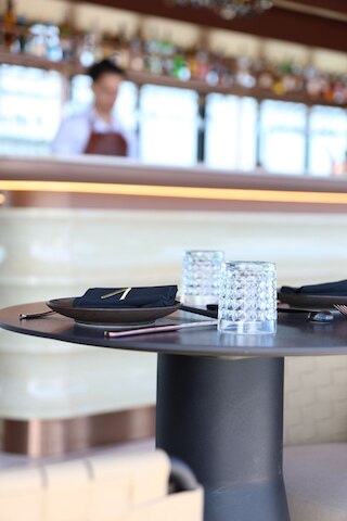 ラグジュアリー ハイ フロア スイート マーキュリー タワーズ